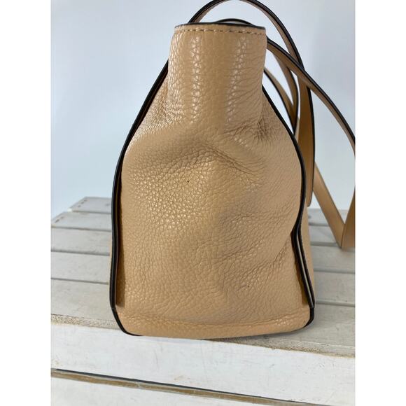 MICHAEL KORS, LIGHT TAN PEBBLED LEATHER WOMENS SHOULDER BAG - Picture 4 of 15